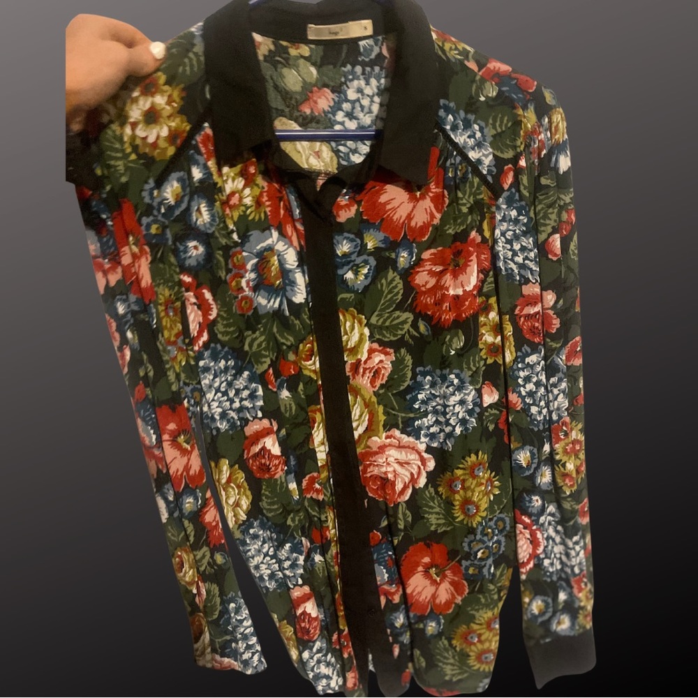 Multicolor button down blouse with black collar size small